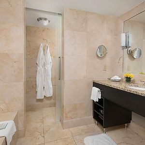 Executive Premier King Suite